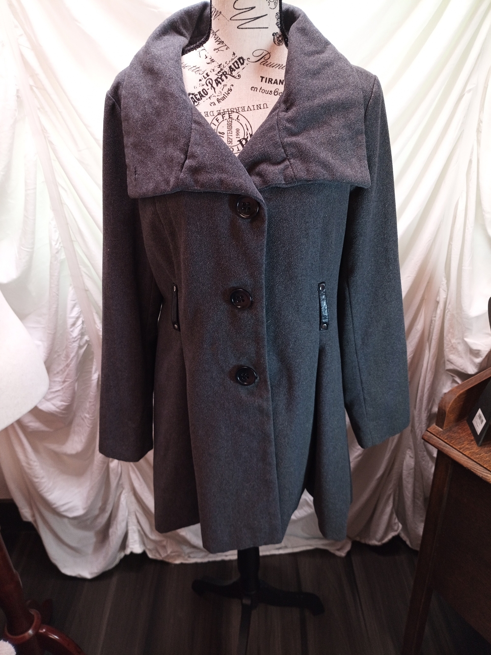 Yoki Charcoal Gray Wide-Collar Pea Coat
